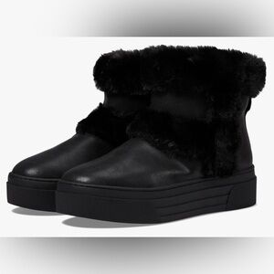 Steve Madden Girl's Bunny (Big Kid) Size 5 NEW